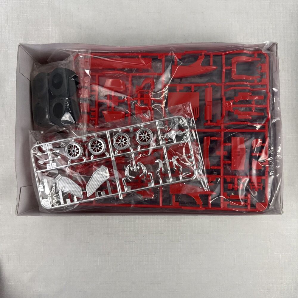 Tamiya 1:20 Ferrari F60 Model Kit Made in Japan - Picture 6 of 10